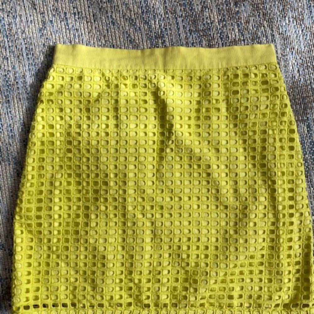🌟3/$25 LOFT bright Green Neon type Skirt Sz 4 EUC